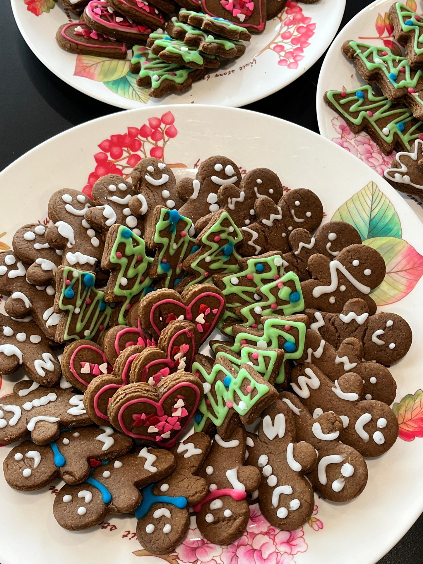 Heart-shaped Gingerbread/Chocolate Cookie Sets