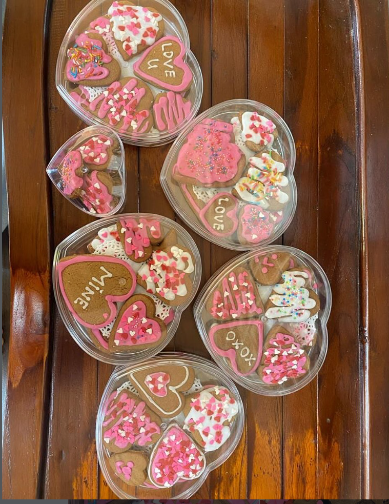Heart-shaped Gingerbread/Chocolate Cookie Sets