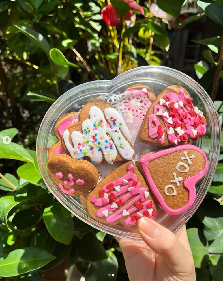 Heart-shaped Gingerbread/Chocolate Cookie Sets