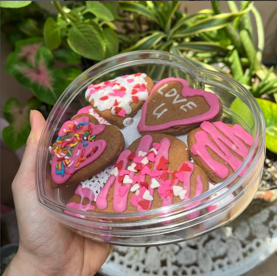 Heart-shaped Gingerbread/Chocolate Cookie Sets